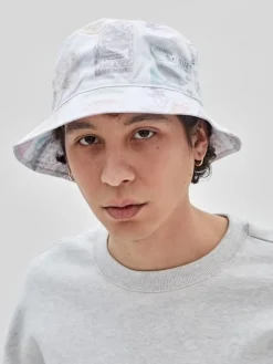 Guess : Stamped Bucket Hat