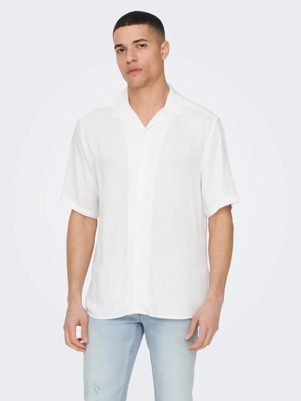 Only & Sons : Regular Fit Solid Color SS Shirt