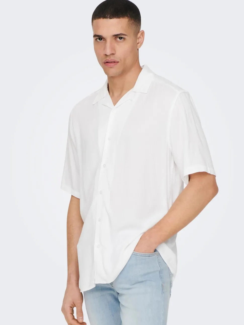 Only & Sons : Regular Fit Solid Color SS Shirt