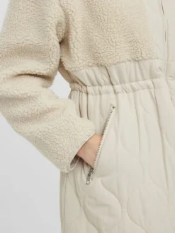 Vero Moda : Alison Teddy Quilted Coat